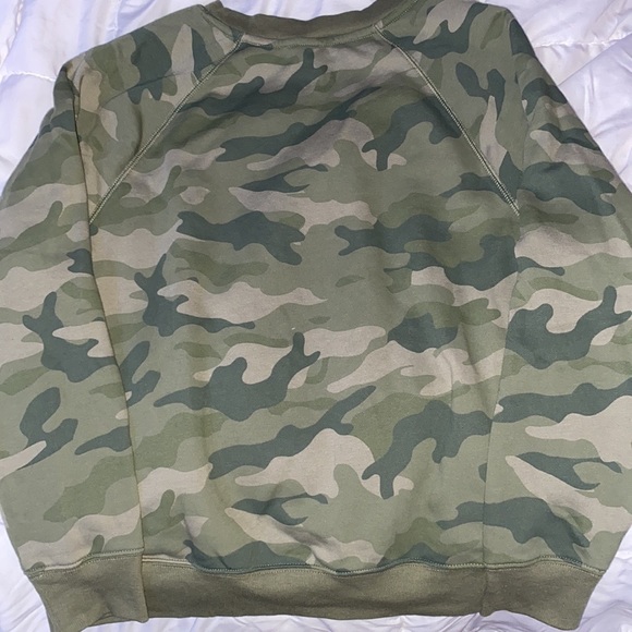 Camo Print Old Navy Women’s Crewneck Sweatshirt - Picture 2 of 3